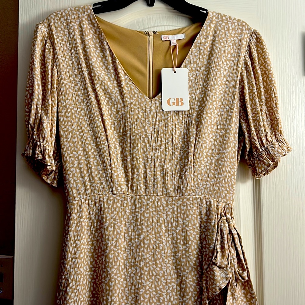 Gianni Bini size small mini dress, new with tags, cream colored pattern